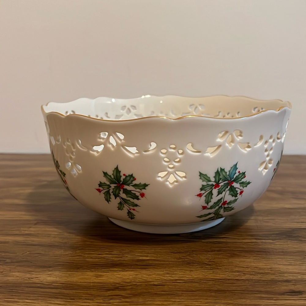 LENOX CHRISTMAS BOWL